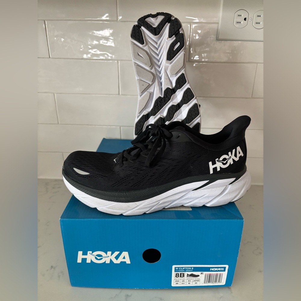Hoka Women’s Clifton 8 Sneakers